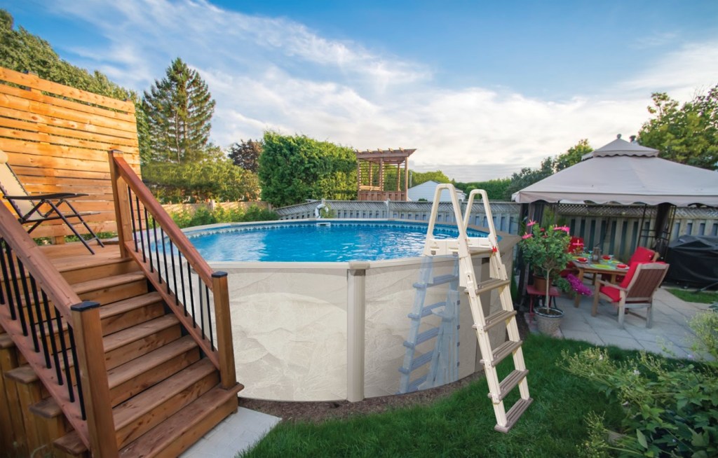 Ladders & Steps – Holly Hill Pool & Patio